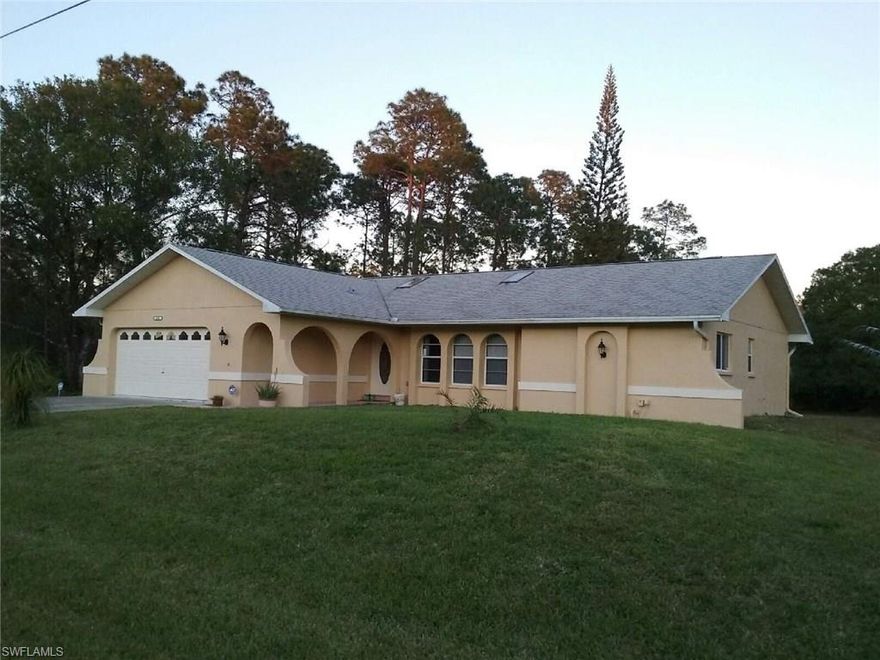 Nice property, new paint all the property... You must to see make your appointment today.