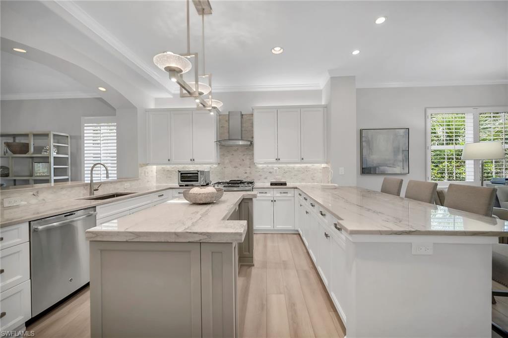 2839 Tiburon BLVD E 102