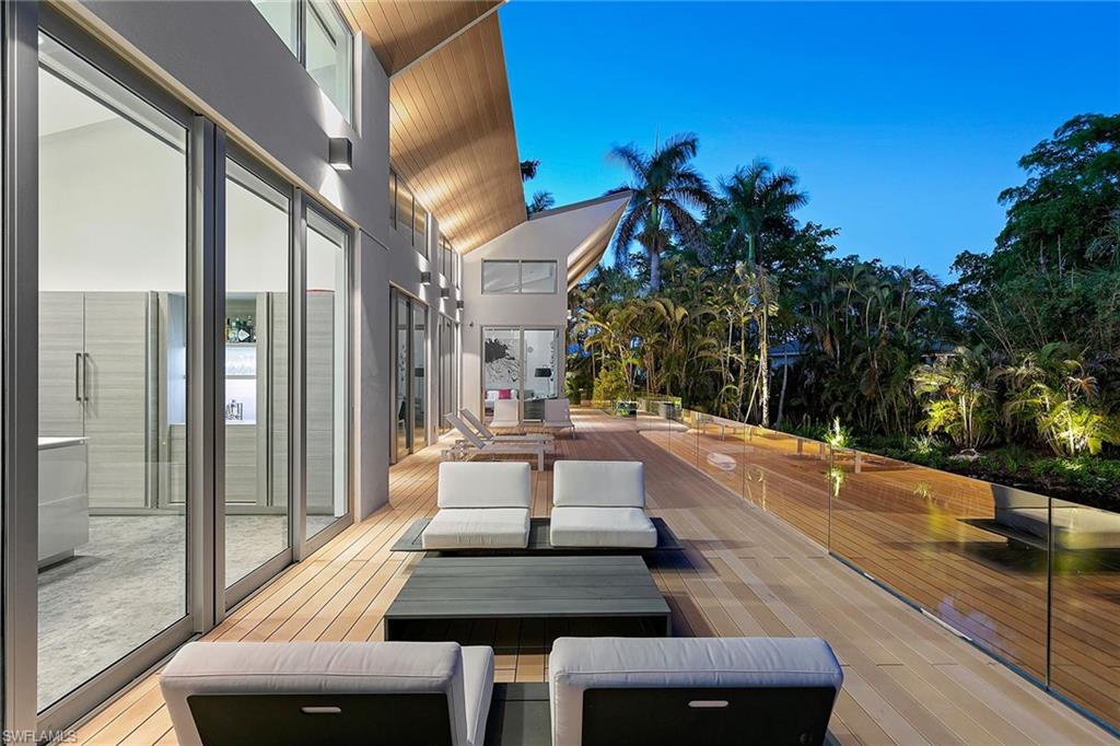 AQUALANE SHORES - Residential