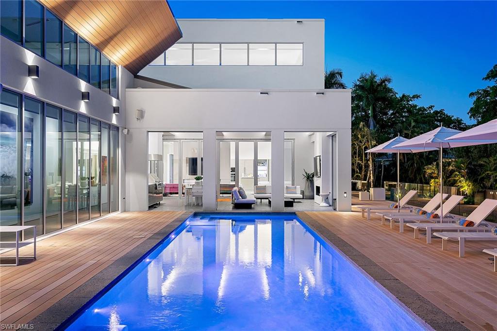 AQUALANE SHORES - Residential