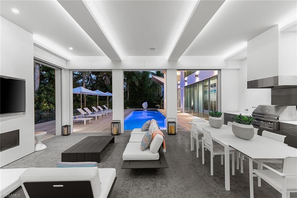 AQUALANE SHORES - Residential