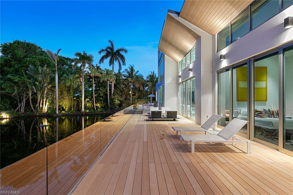 AQUALANE SHORES - Residential