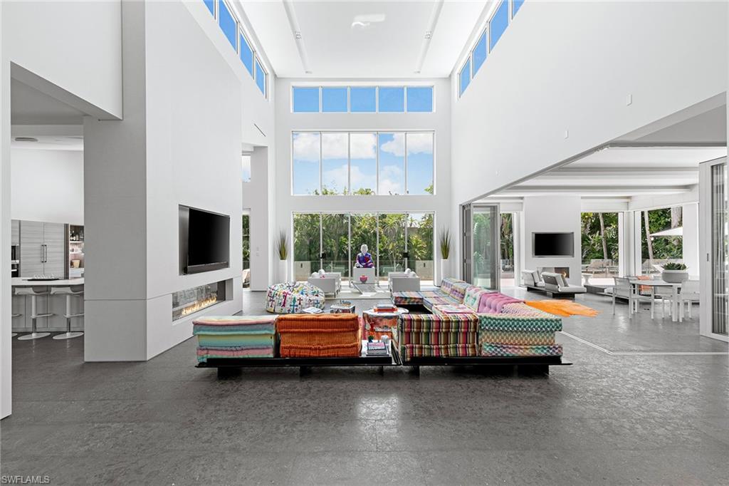 AQUALANE SHORES - Residential