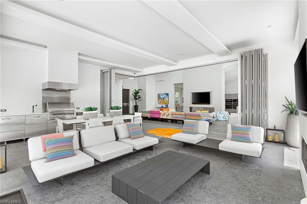 AQUALANE SHORES - Residential