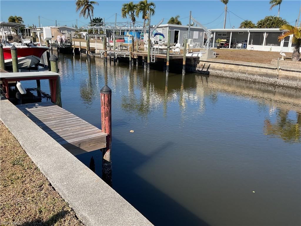 PINE ISLAND COVE - Land