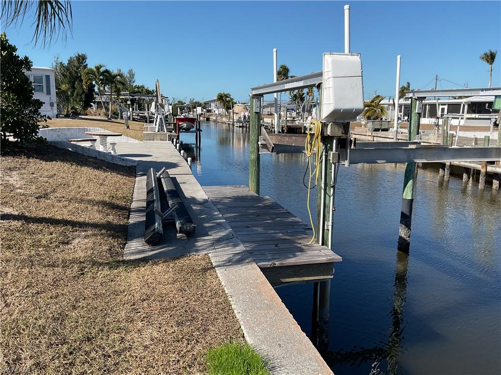 PINE ISLAND COVE - Land