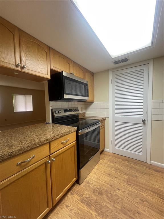 TOWERS CONDO - Residential