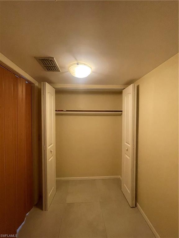 TOWERS CONDO - Residential