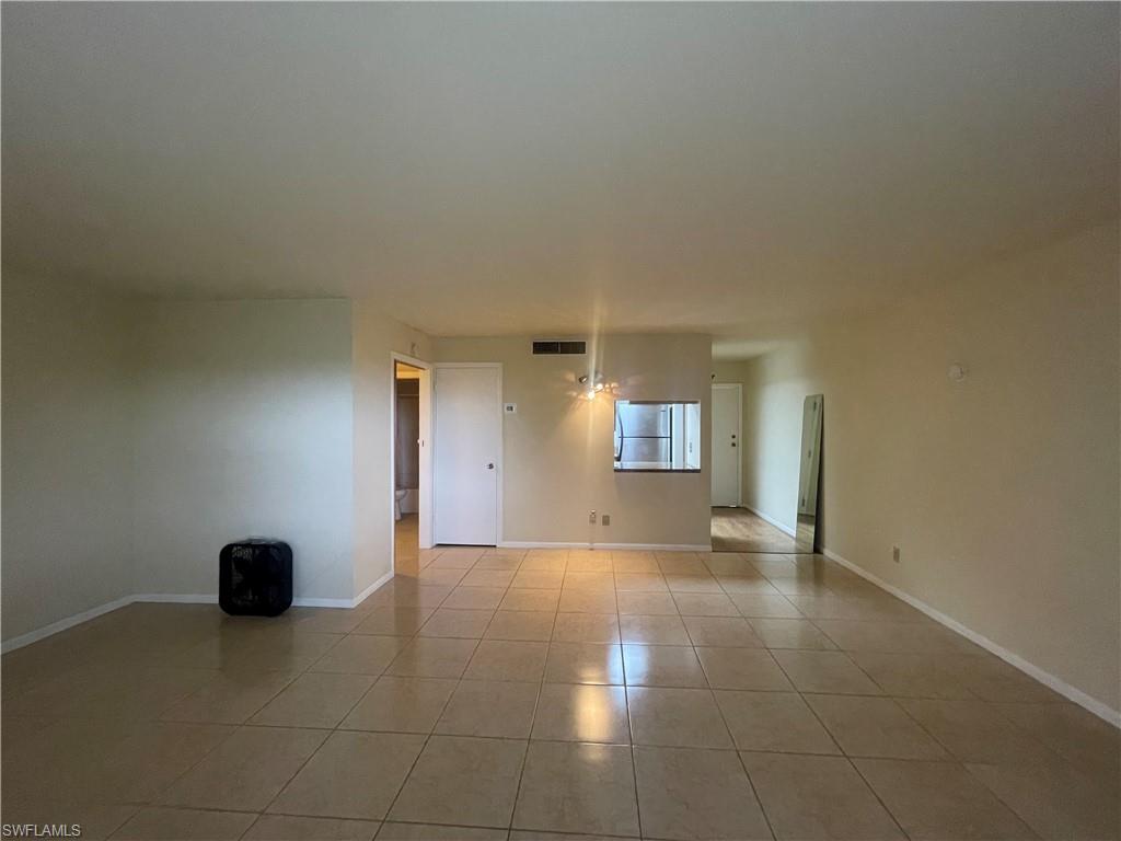 TOWERS CONDO - Residential