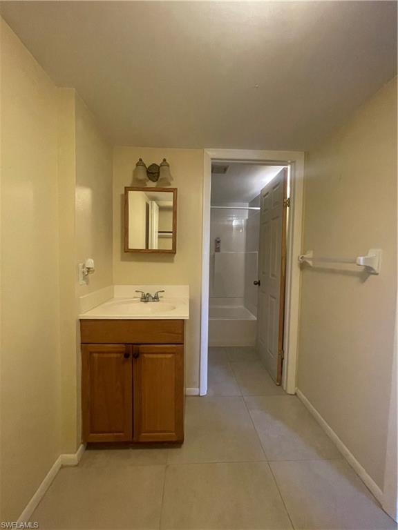 TOWERS CONDO - Residential