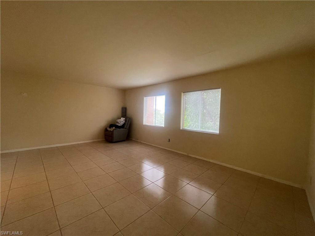 TOWERS CONDO - Residential