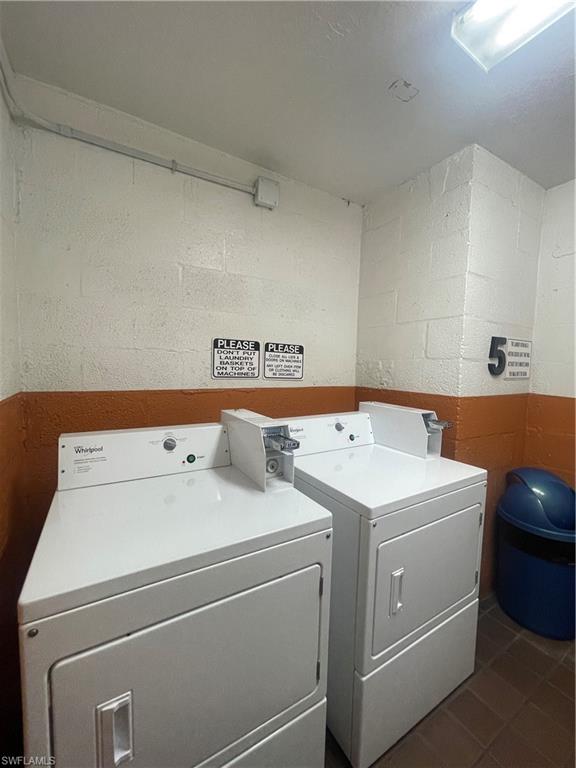 TOWERS CONDO - Residential