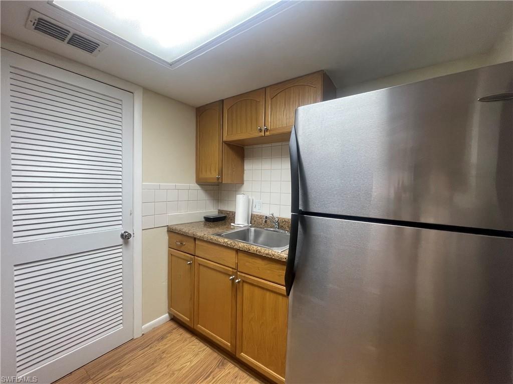 TOWERS CONDO - Residential