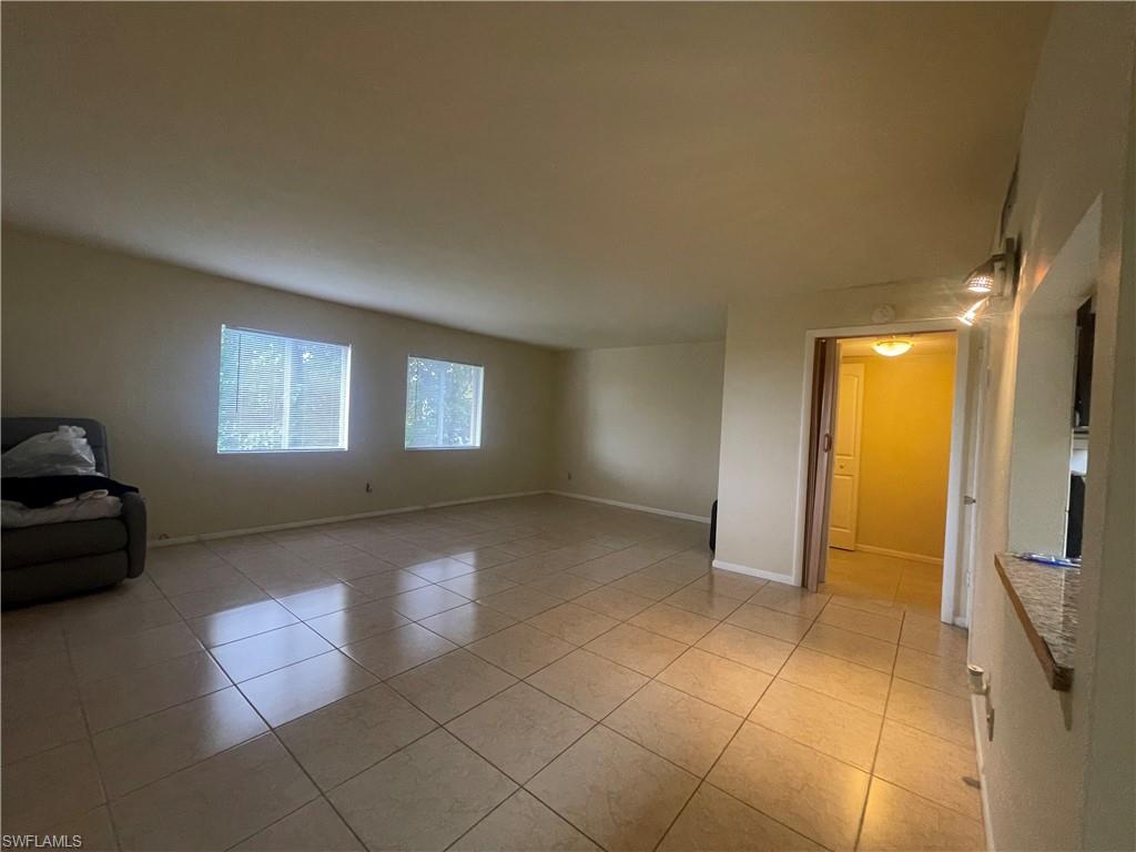 TOWERS CONDO - Residential