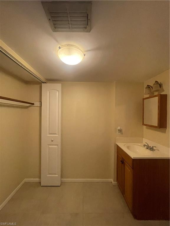 TOWERS CONDO - Residential