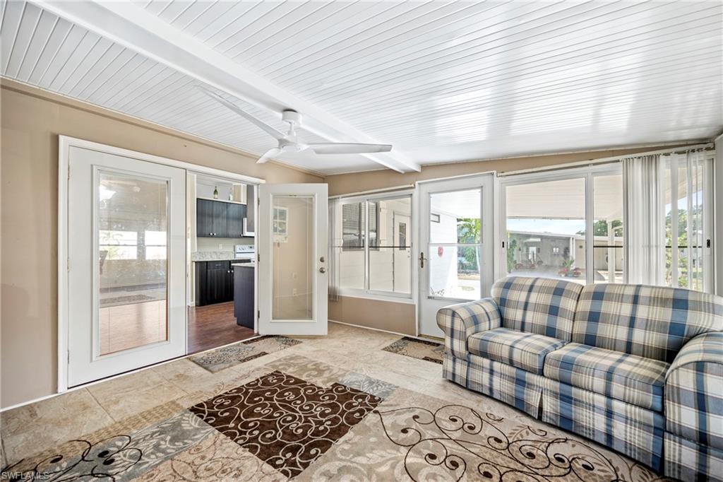 COUNTRY LAKES - Residential