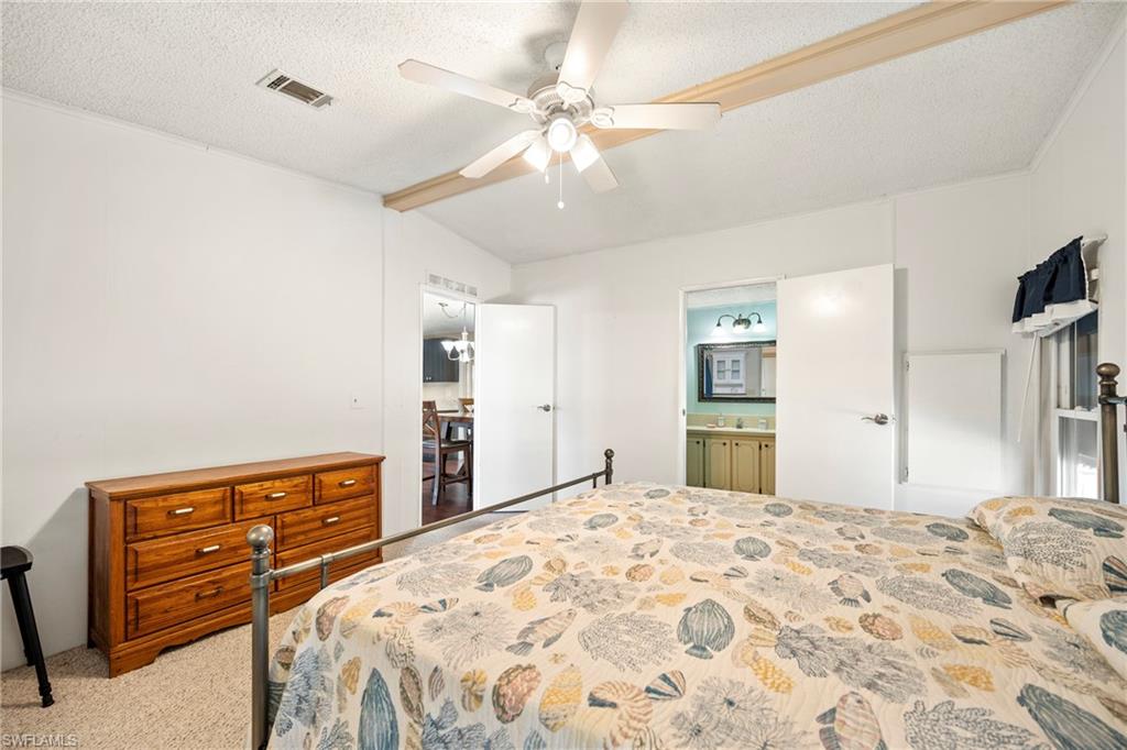 COUNTRY LAKES - Residential