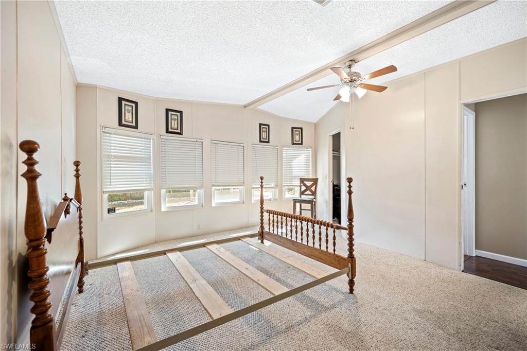 COUNTRY LAKES - Residential