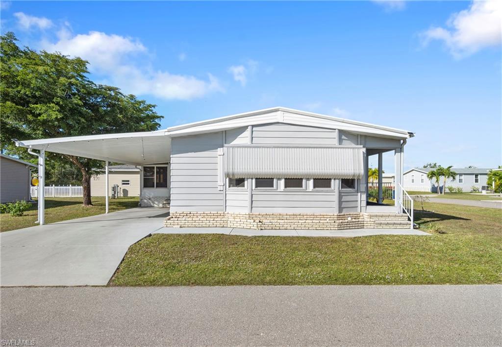 COUNTRY LAKES - Residential