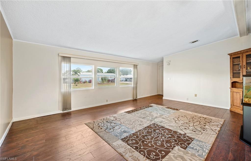 COUNTRY LAKES - Residential