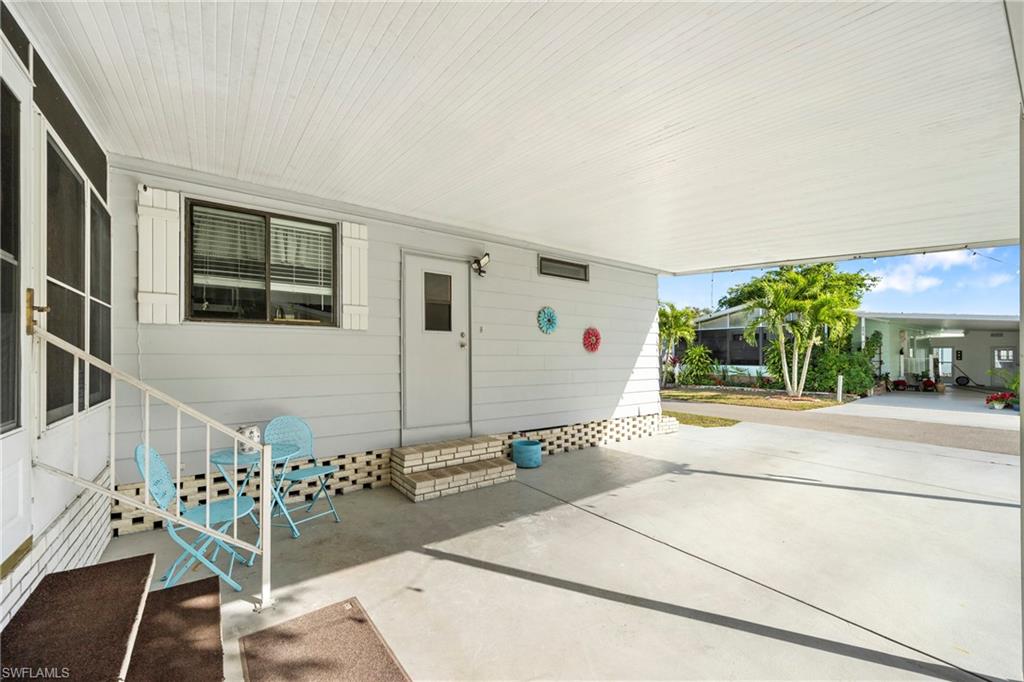 COUNTRY LAKES - Residential