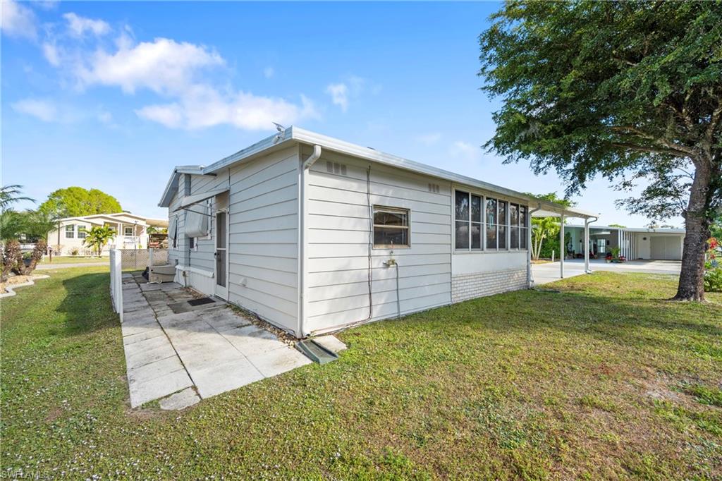 COUNTRY LAKES - Residential