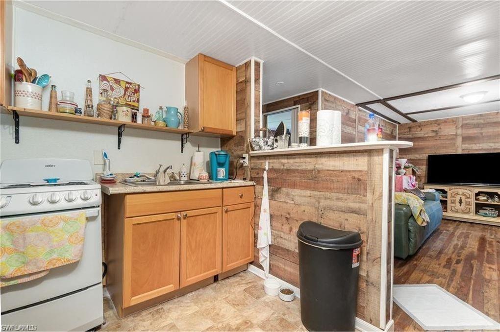 PAGE FIELD - Residential Lease