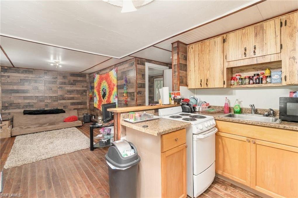 PAGE FIELD - Residential Lease