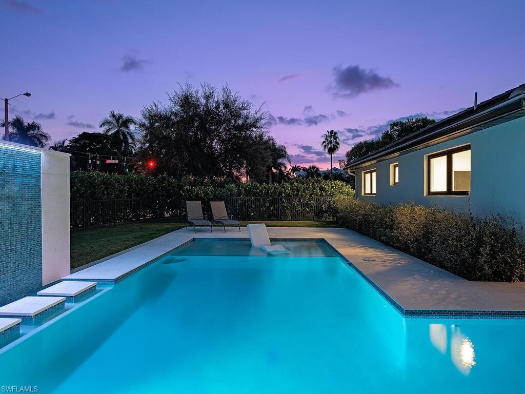 MOORINGS - Residential