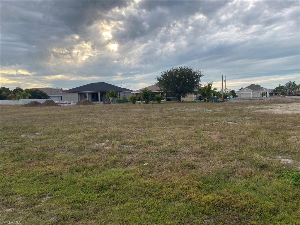 CAPE CORAL - Land