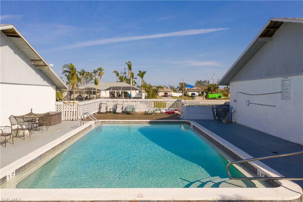 WATERS EDGE OF CAPE CORAL CONDOMINIUM - Residential