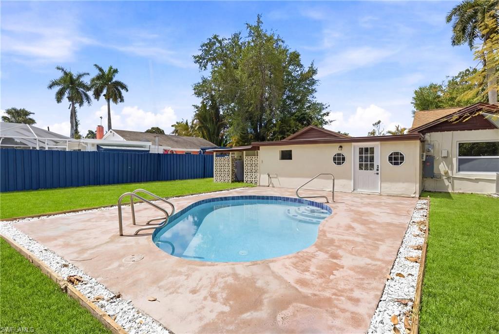 ALABAMA GROVE TERRACE - Residential