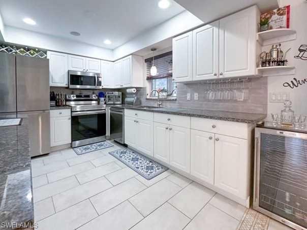 GOLDEN GATE ESTATES - Residential