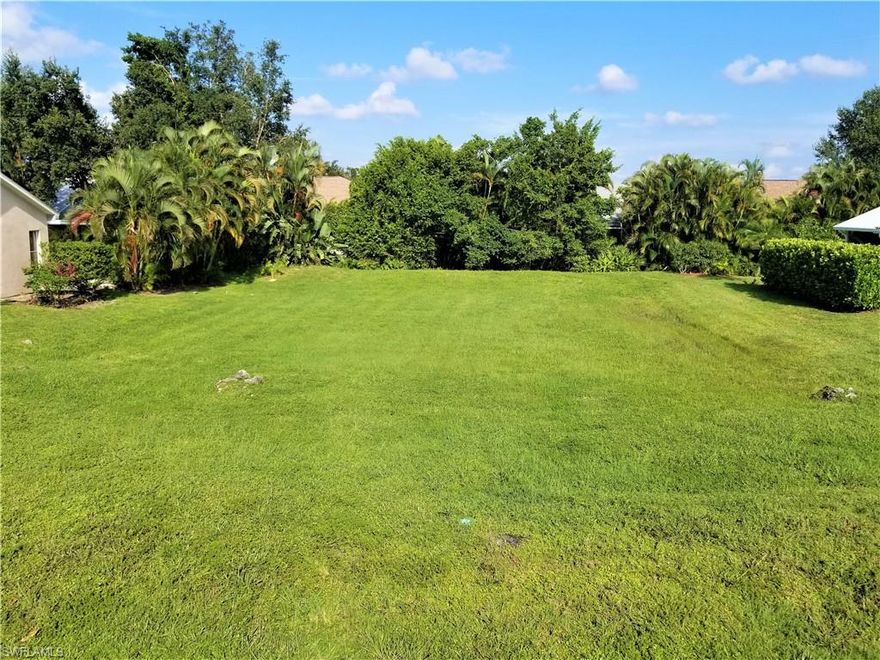 Welcome home to Moon Lake!  Fantastic opportunity to build in a fully established gated community.  Last lot available in a great location.  Just minutes to downtown Naples with beaches, shopping, dining, & the recently renovated Naples Pier.