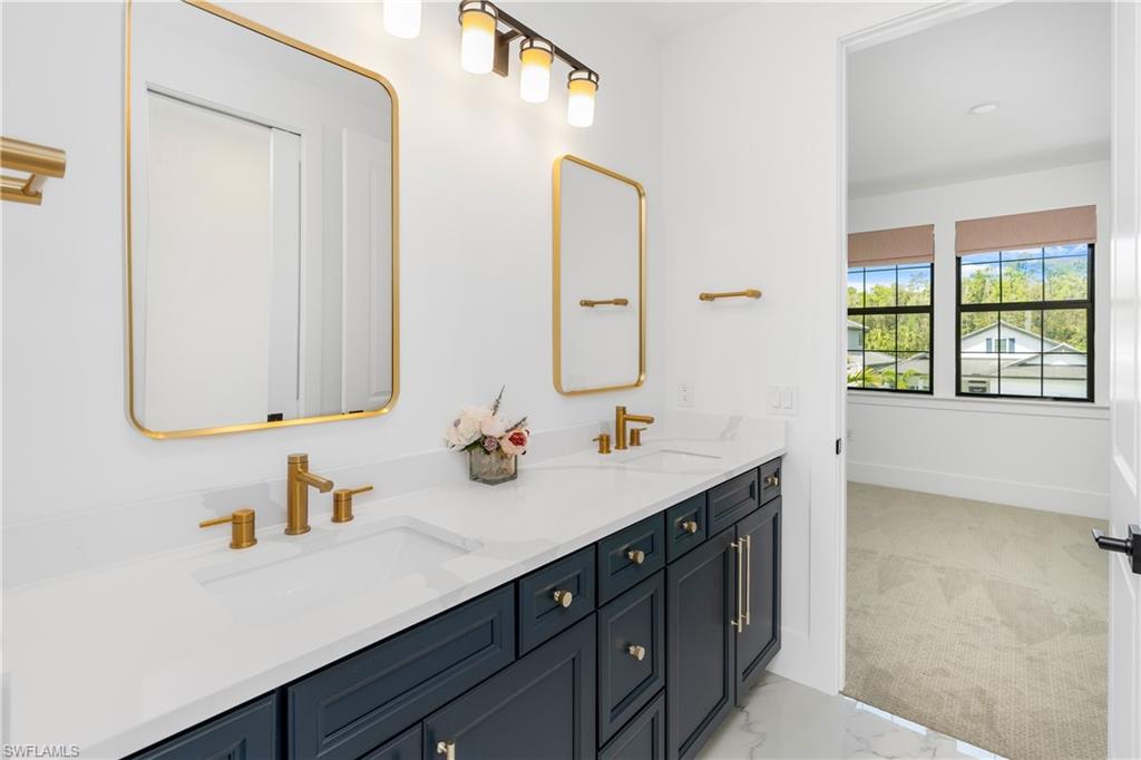 CAYMAS - Residential