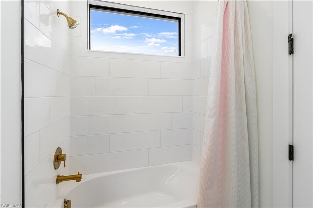 CAYMAS - Residential