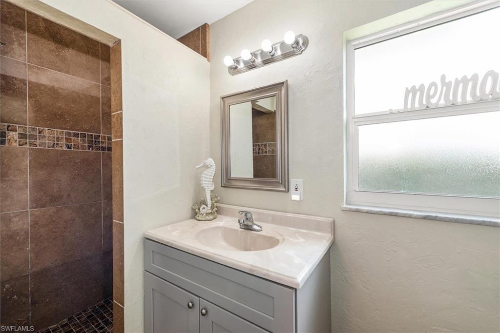 YACHT CLUB COLONY - Residential