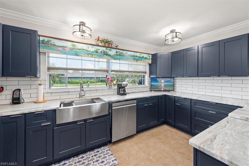 YACHT CLUB COLONY - Residential