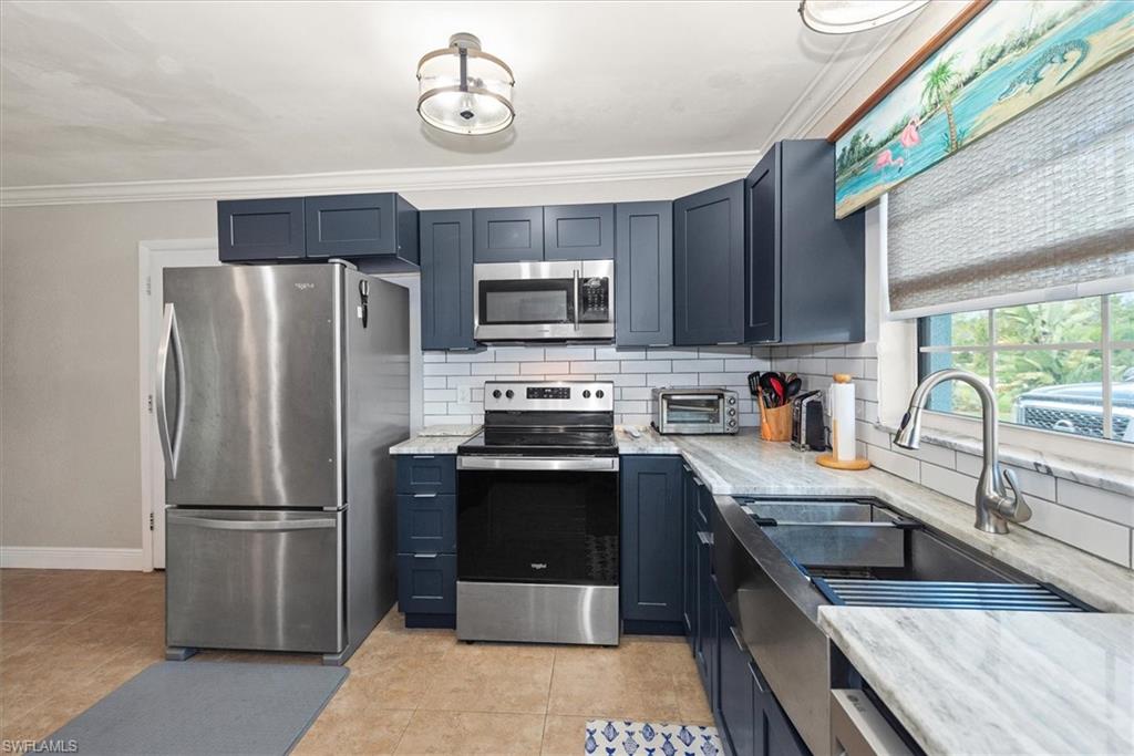 YACHT CLUB COLONY - Residential