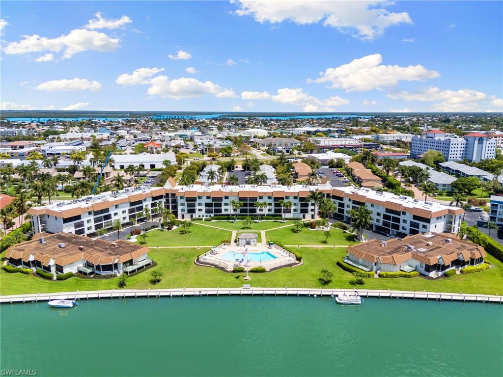 SMOKEHOUSE HARBOUR - Residential