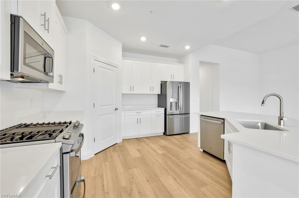 FAIRGROVE - Residential Lease