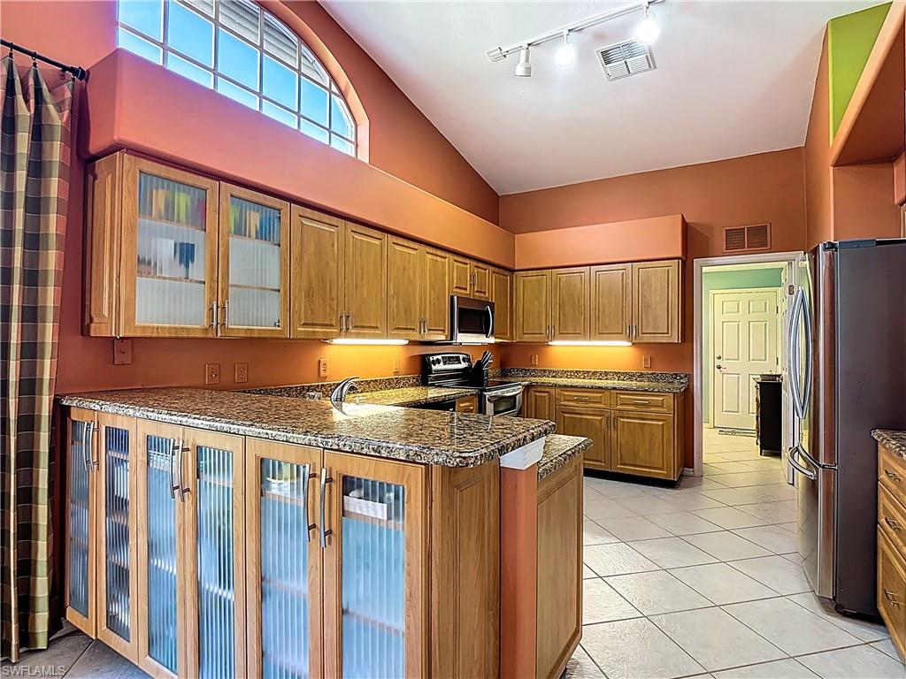 DEL VERA COUNTRY CLUB - Residential