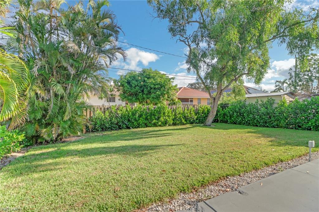 NAPLES PARK - Residential