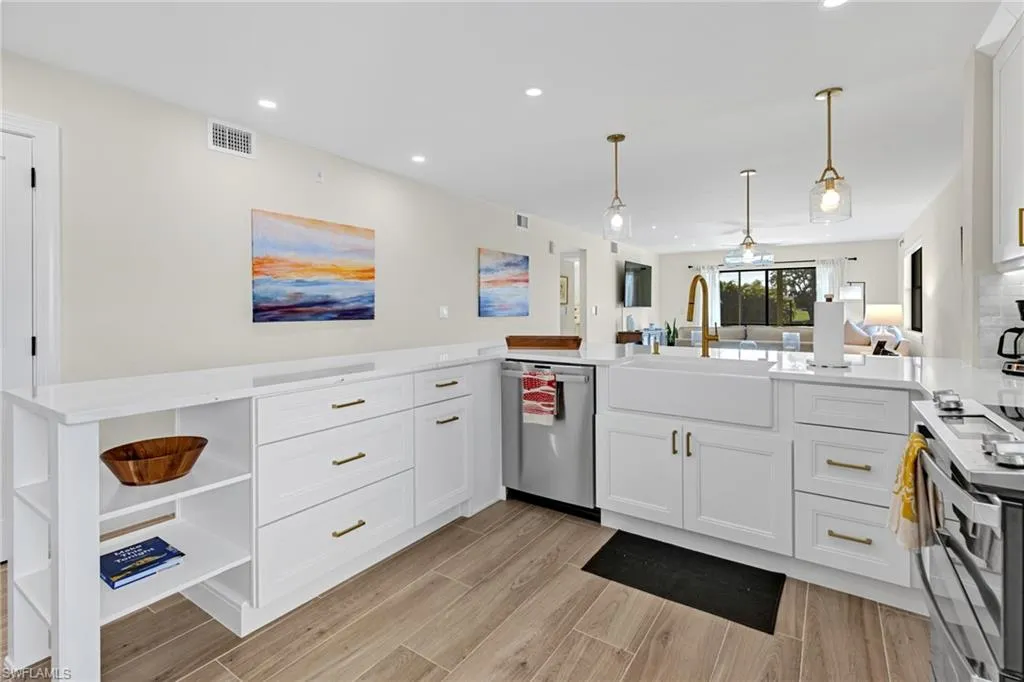 Fort Myers, Florida 33908, United States, 2 Bedrooms Bedrooms, ,2 BathroomsBathrooms,Residential,Active,56923