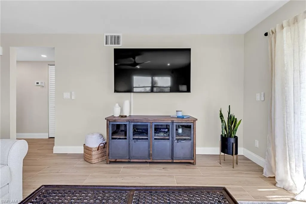 Fort Myers, Florida 33908, United States, 2 Bedrooms Bedrooms, ,2 BathroomsBathrooms,Residential,Active,56923