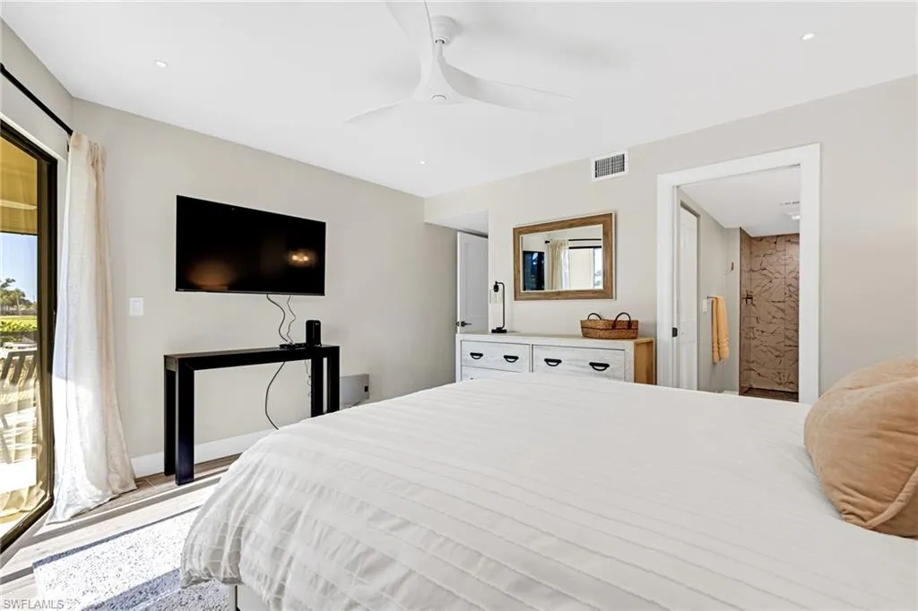 Fort Myers, Florida 33908, United States, 2 Bedrooms Bedrooms, ,2 BathroomsBathrooms,Residential,Active,56923