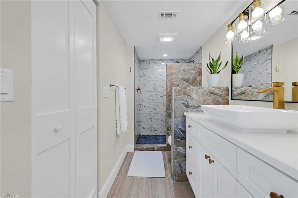 Fort Myers, Florida 33908, United States, 2 Bedrooms Bedrooms, ,2 BathroomsBathrooms,Residential,Active,56923