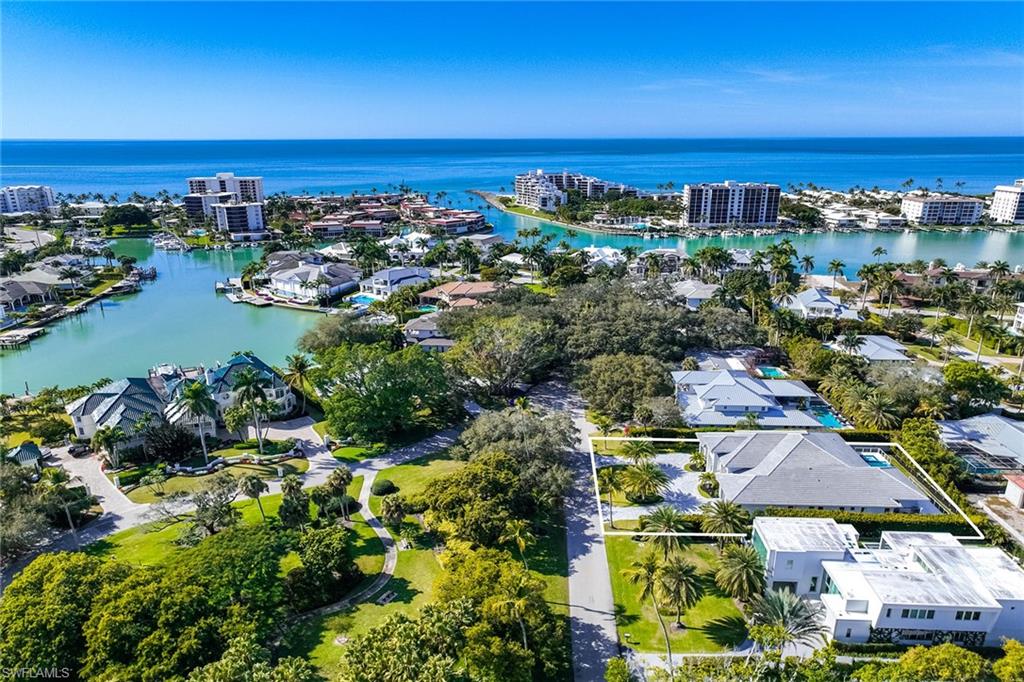 MOORINGS - Residential