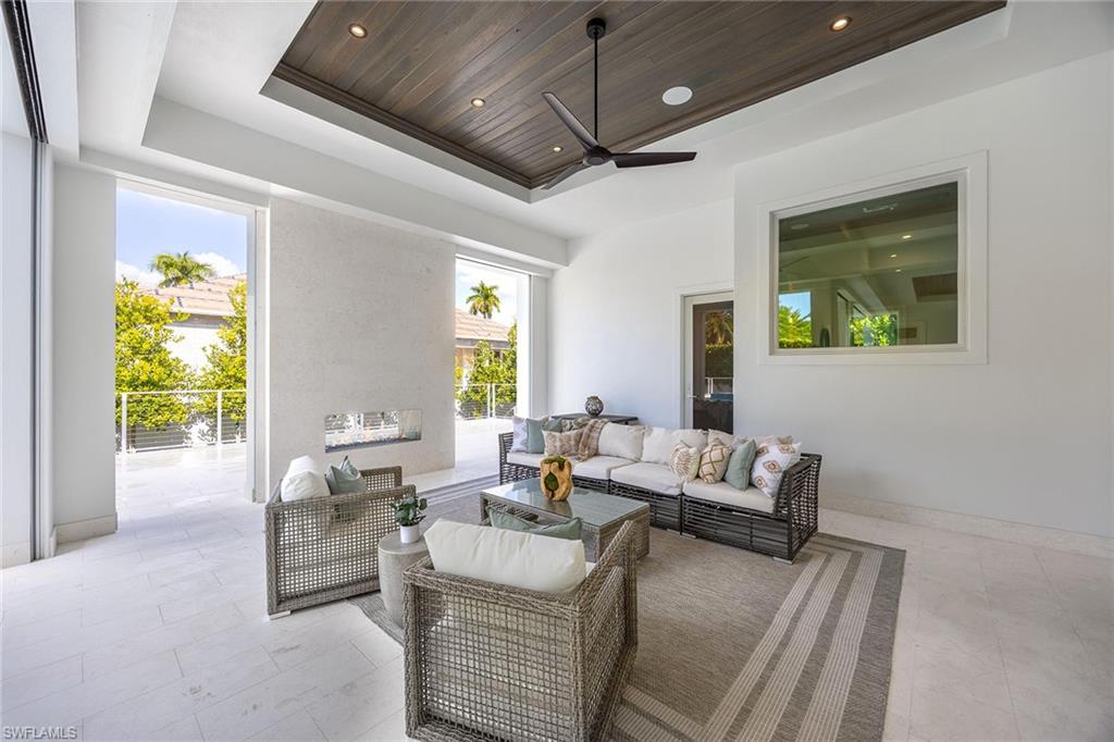 MOORINGS - Residential