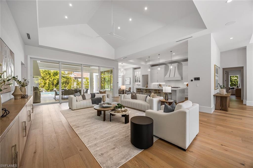 MOORINGS - Residential